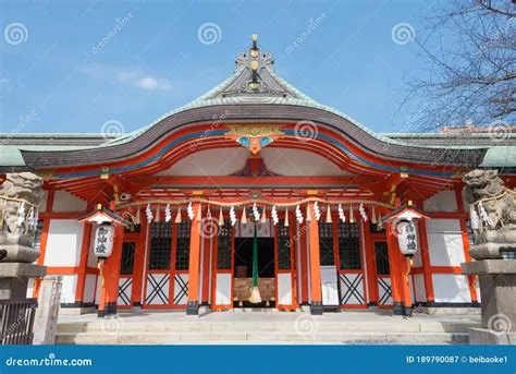  De Beeldenstorm van de Tamatsukuri Inari: Een Oer-Japanse Expressie van Mystiek en Kracht